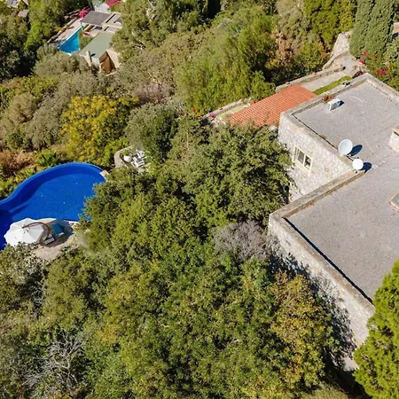 Luxurious In With Private Pool And Breathtaking Sea Views Vilă
