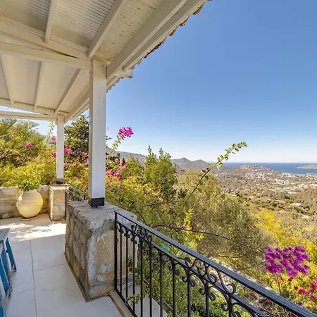 Luxurious In With Private Pool And Breathtaking Sea Views Vilă