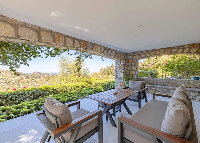 Luxurious In With Private Pool And Breathtaking Sea Views