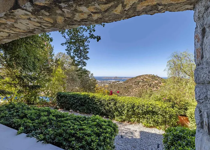 Luxurious In With Private Pool And Breathtaking Sea Views Villa *