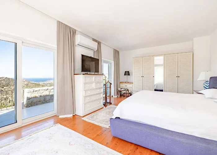 Luxurious In With Private Pool And Breathtaking Sea Views *