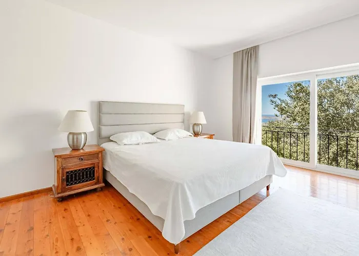 Luxurious In With Private Pool And Breathtaking Sea Views *