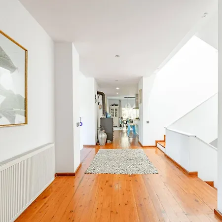Luxury 2-storey With Stunning Views Near Marina *