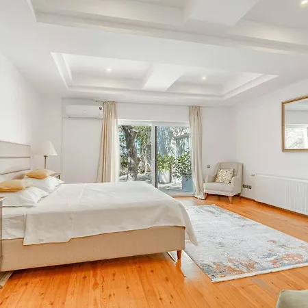 Luxurious In With Private Pool And Breathtaking Sea Views