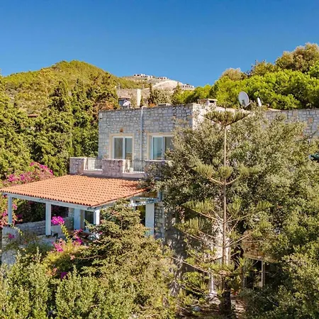 Villa Luxury 2-storey With Stunning Views Near Marina