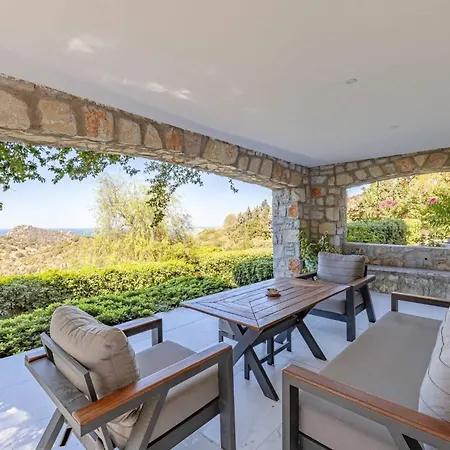 Luxurious In With Private Pool And Breathtaking Sea Views