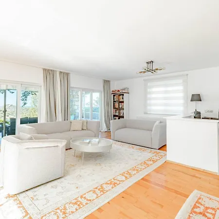 Luxurious Villa In Yalikavak With Private Pool And Breathtaking Sea Views