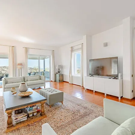 Villa Luxury 2-storey With Stunning Views Near Marina *