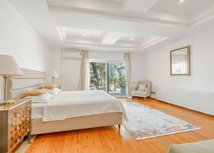 Luxurious In With Private Pool And Breathtaking Sea Views