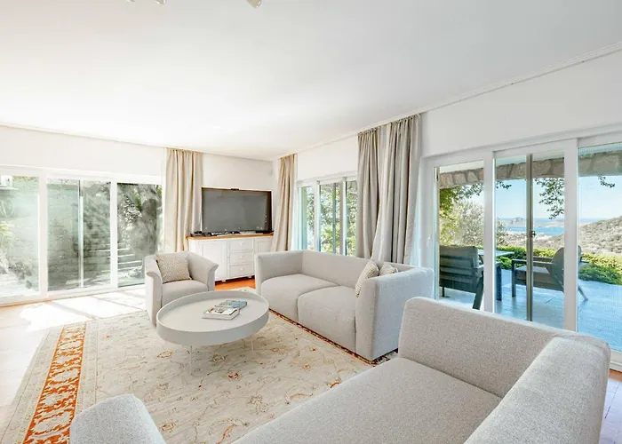 Vila Luxurious In With Private Pool And Breathtaking Sea Views